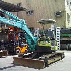 伯欽拆除團隊進行豐原裝潢拆除作業