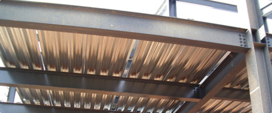 真新鐵皮團隊在台中進行鐵皮屋頂加蓋工程